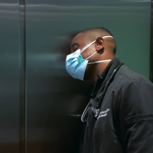 Convergence: il coraggio nella crisi, una sequenza del film