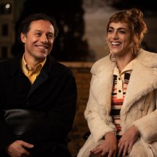 Marilyn ha gli occhi neri: Miriam Leone, Stefano Accorsi in una scena del film