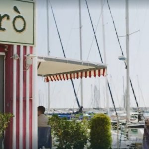 Purchè finisca bene - Digitare il codice segreto: una scena del film