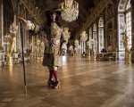 Versailles: da stasera su La7 la serie tv sulla scandalosa corte del Re Sole