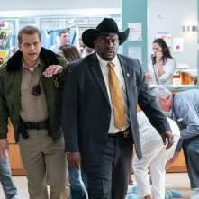 Halloween Kills: Omar J. Dorsey, Brian F. Durkin in una scena del film
