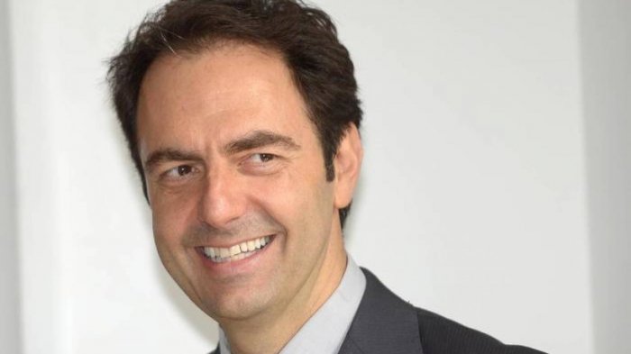 Neri Marcorè: sua moglie, i figli e la vita privata