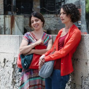 Purchè finisca bene - Tutta colpa della Fata Morgana: Claudia Potenza e Nicole Grimaudo in una scena