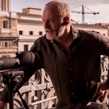 Way Down - Rapina alla Banca di Spagna: Liam Cunningham in una scena