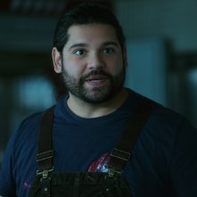 Another Life 2: A.J. Rivera in una scena della serie