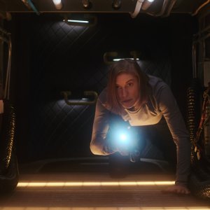 Another Life 2: Katee Sackhoff in una scena della serie