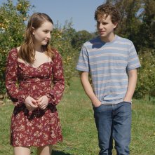 Caro Evan Hansen: Ben Platt insieme a Kaitlyn Dever in una scena del film