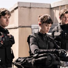 Way Down - Rapina alla Banca di Spagna: Freddie Highmore, Astrid Bergès-Frisbey e Sam Riley  in una scena