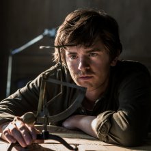 Way Down - Rapina alla Banca di Spagna: Freddie Highmore in una scena del film