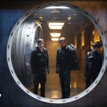 Way Down - Rapina alla Banca di Spagna: Freddie Highmore insieme a Astrid Bergès-Frisbey e Sam Riley  in una scena