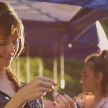 L'enigma del ciondolo: un momento del film