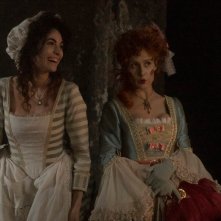 2 fantasmi di troppo: Enrica Guidi e Carlotta Rondana in una scena del film