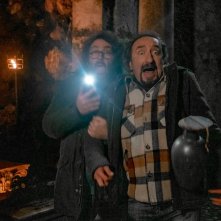 2 fantasmi di troppo: Nunzio Fabrizio Rotondo e Paolo Vita in una scena