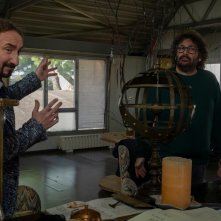 2 fantasmi di troppo: Nunzio Fabrizio Rotondo e Paolo Vita in una scena del film