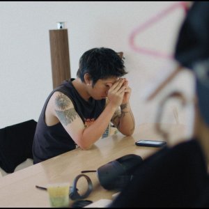 Flip a Coin - ONE OK ROCK Documentary: un momento del documentario