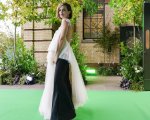 Emma Watson: una “sposa” sul red carpet, ma l’abito divide (FOTO)