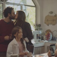 Notti in bianco, baci a colazione: Alessio Vassallo e Ilaria Spada in una scena del film