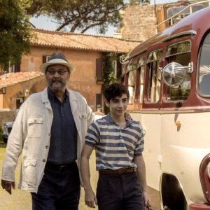 Promises: Jean Reno in una scena