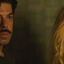 Promises: Pierfrancesco Favino, Kelly Reilly in una scena del film