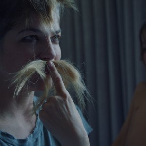 Introducing, Selma Blair: Selma Blair in una scena del film