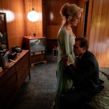 No Sudden Move: Frankie Shaw e David Harbour in una scena