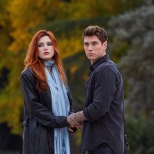 Time Is Up: Benjamin Mascolo e Bella Thorne in una scena del film