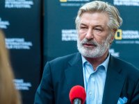 Alec Baldwin: perché una pistola di scena può sparare e uccidere una persona