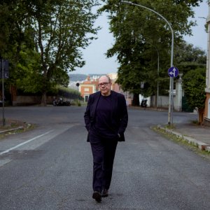Vita da Carlo: Carlo verdone in una scena della serie
