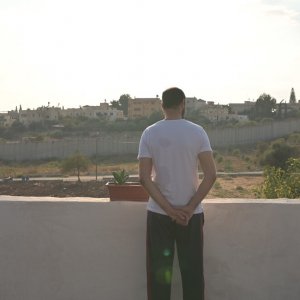 200 metri: Ali Suliman in una scena del film