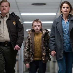 Antlers - Spirito Insaziabile: Jesse Plemons, J.T. Corbitt e Keri Russell in una scena