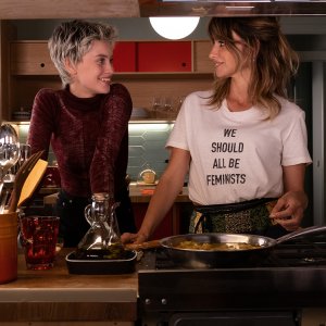 Madres Paralelas: Penélope Cruz e Milena Smit in una scena