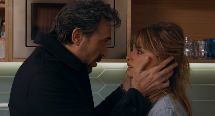 Penélope Cruz in lacrime per Javier Bardem: 15 minuti e mezzo di applausi per Bunker a Venezia