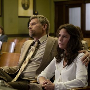 American Rust: Maura Tierney in una scena della serie