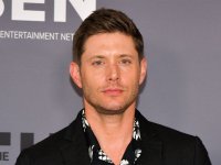 Jensen Ackles ricorda la direttrice della fotografia di Rust Halyna Hutchins: 'Ci mancherà terribilmente'