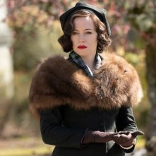 A Very British Scandal: una foto della protagonista Claire Foy