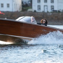 A Very British Scandal: Paul Bettany e Claire Foy in una foto della serie