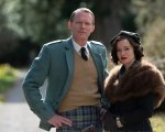 A Very British Scandal: Claire Foy e Paul Bettany nel nuovo trailer della miniserie