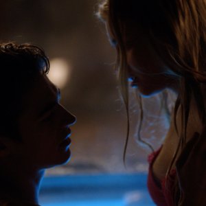 After 3: Hero Fiennes Tiffin, Josephine Langford in una scena hot