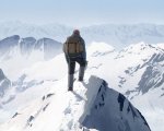 La vetta degli dei: il trailer dell'anime Netflix sulla conquista dell'Everest
