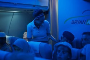 E Noi Come Stronzi Rimanemmo A Guardare - Clip Low Cost