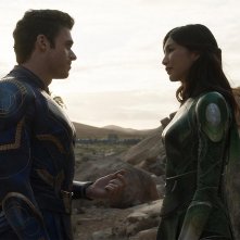 Eternals: Richard Madden e Gemma Chan in una sequenza