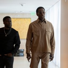 True Story: Kevin Hart e Wesley Snipes in una scena della serie Netflix