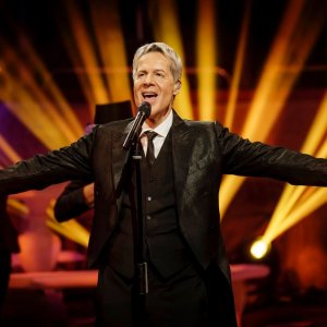 Claudio Baglioni - In questa storia che è la mia: Claudio Baglioni in una sequenza