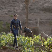 Eternals: una scena con Richard Madden