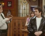 Happy Days: Henry Winkler ha messo all'asta la giacca di Fonzie