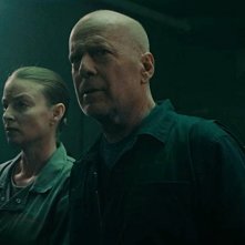 Breach - Incubo nello spazio: Bruce Willis in una scena del film