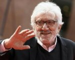 Gigi Proietti in Io sono Babbo Natale: una scena del suo ultimo film (VIDEO)