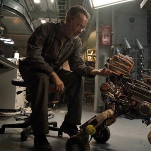 Finch: Tom Hanks in una scena