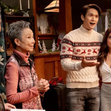 Love Hard: Harry Shum Jr., Takayo Fischer e Mikaela Hoover in una scena del film