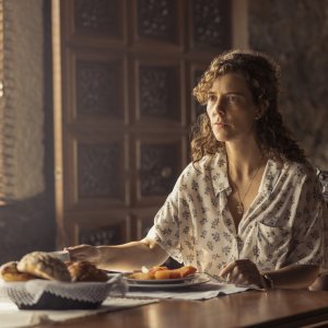 Narcos: Mexico 3: una scena tratta dalla serie Netflix